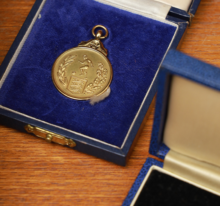 Sell Your Sporting Trophies & Medals