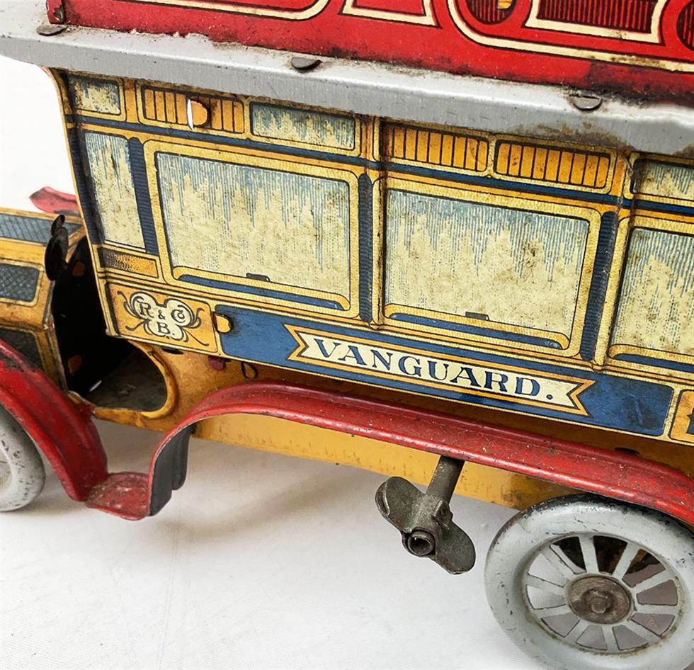 Decorative Antiques, Clocks & Collectors Sale on 12/08/2022
