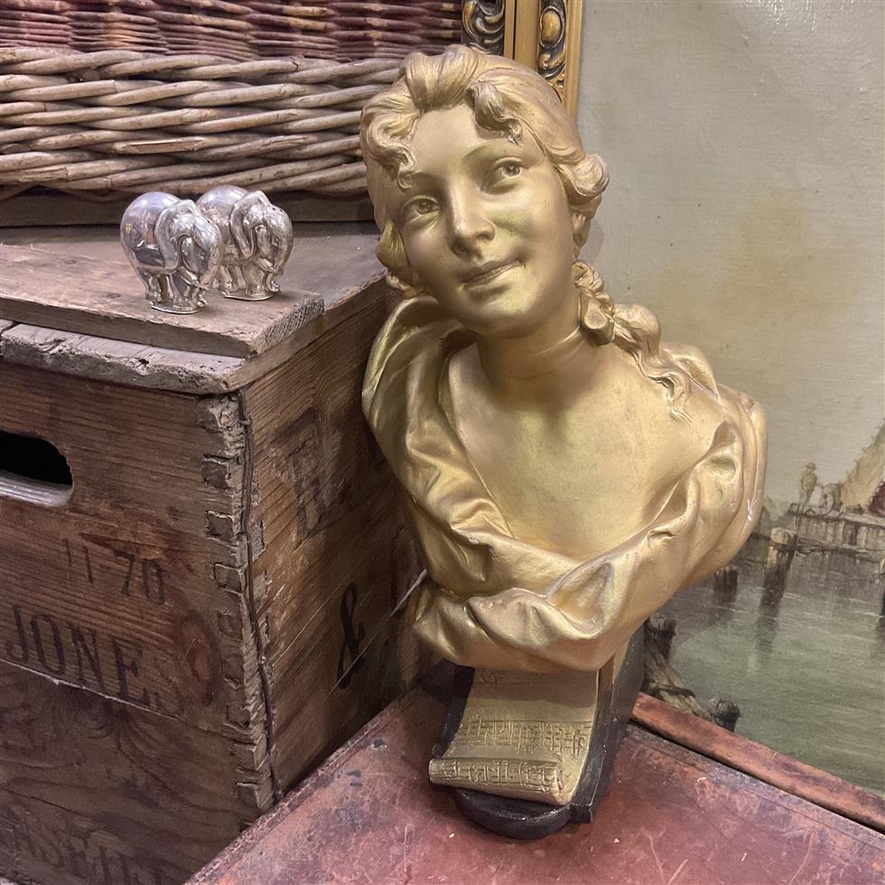 Collectors & Clearance on 21/10/2022