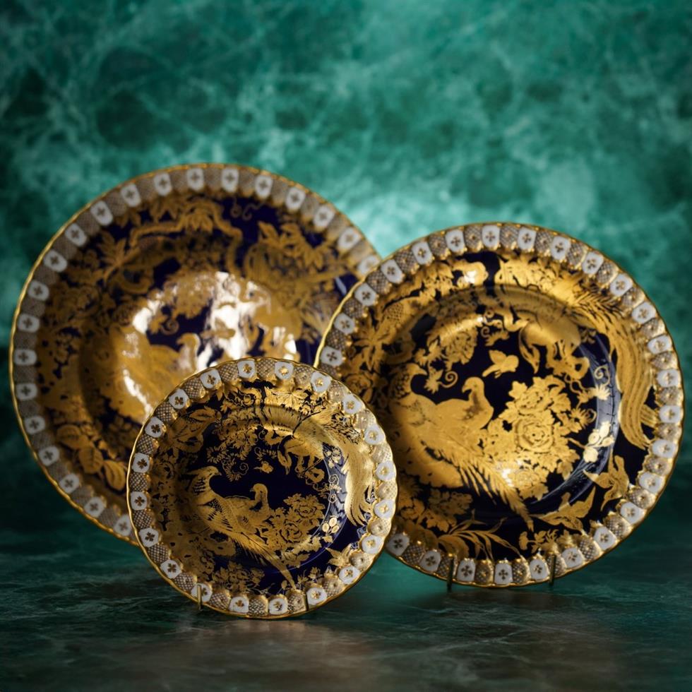 Antiques & Decorative Objects