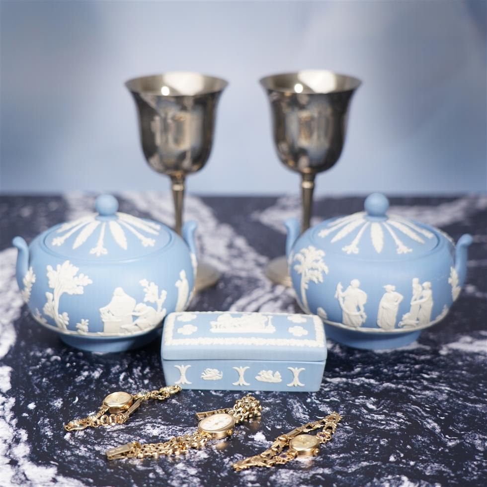 Affordable Antiques & Collectors