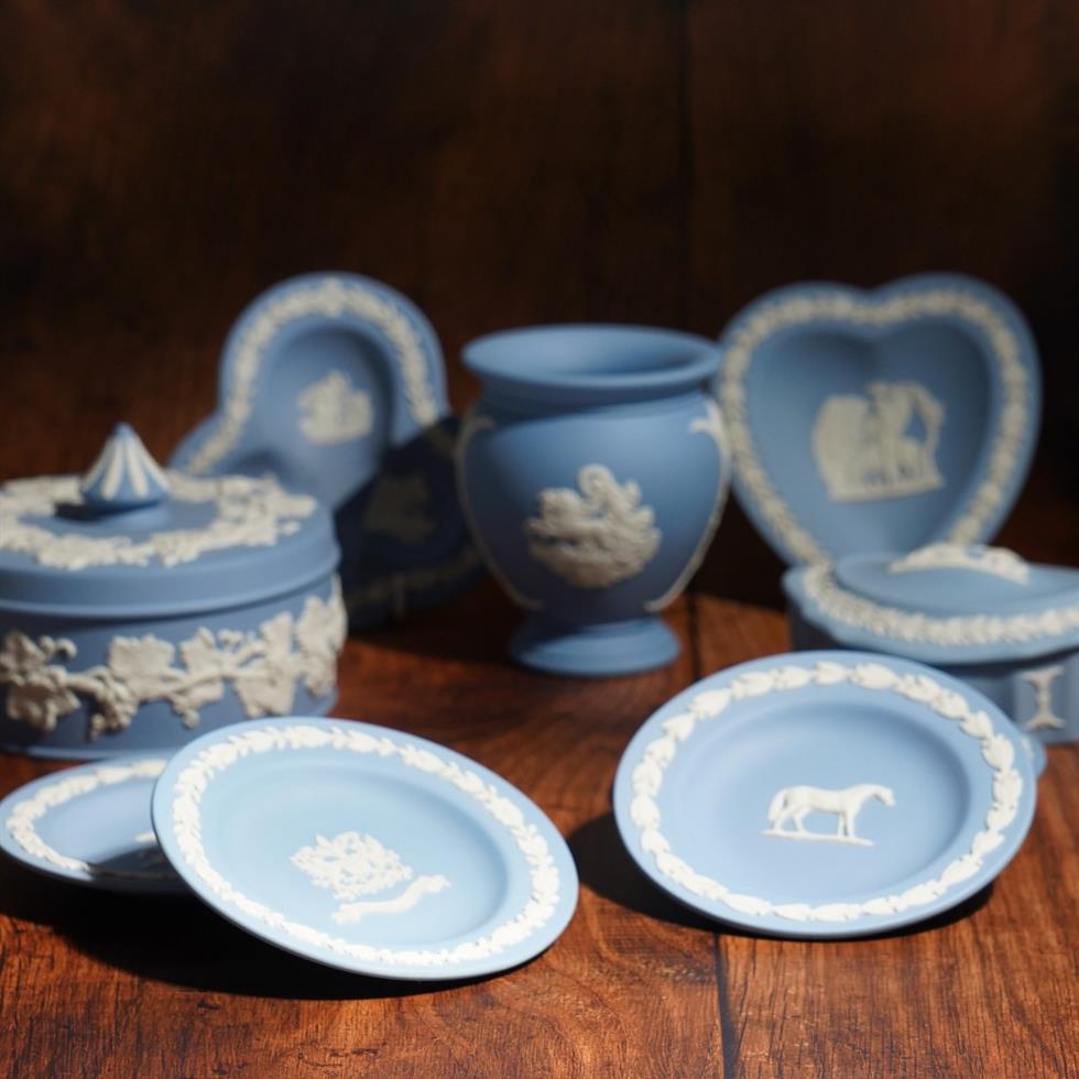 Affordable Antiques: Collectors, Pictures & Jewellery