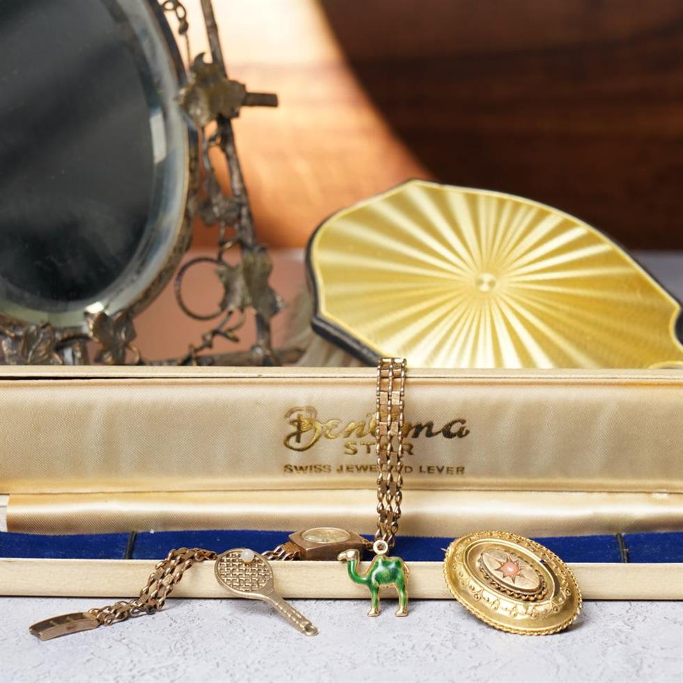 Affordable Antiques: Collectors, Pictures & Jewellery