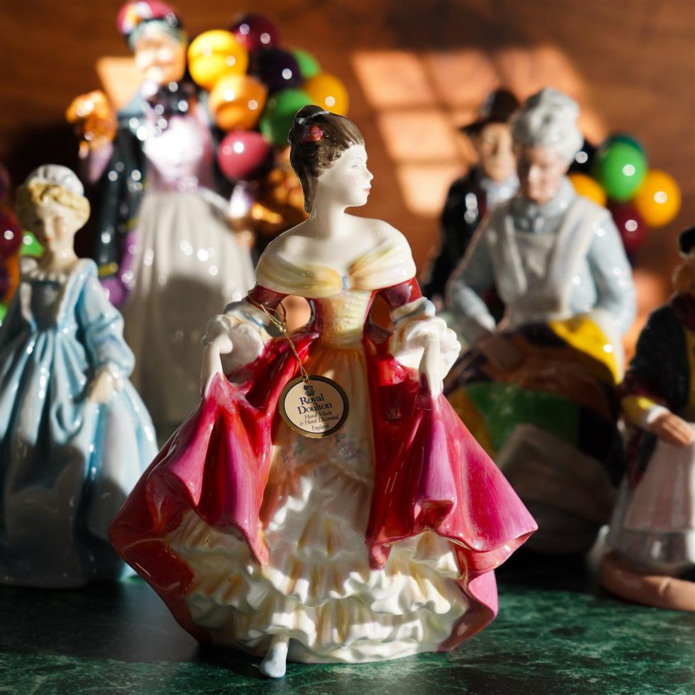 Affordable Antiques: Collectors, Pictures & Jewellery