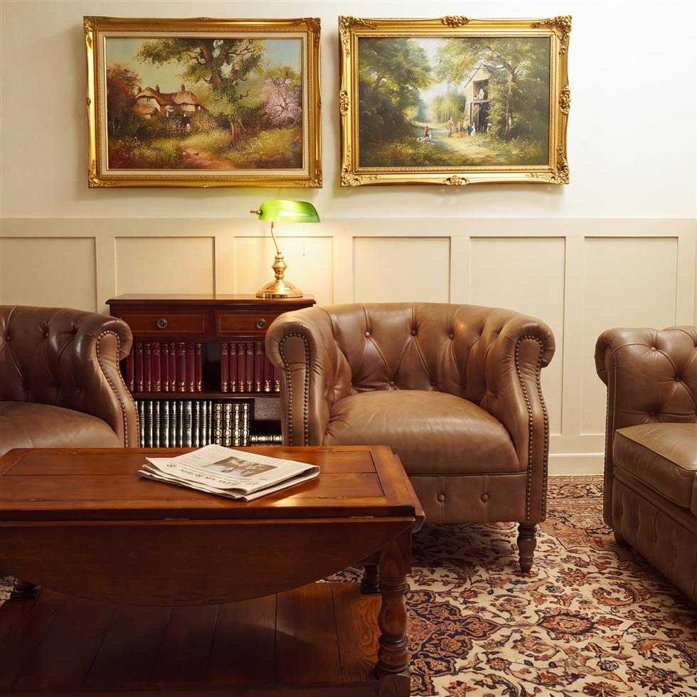 Furniture & Rugs