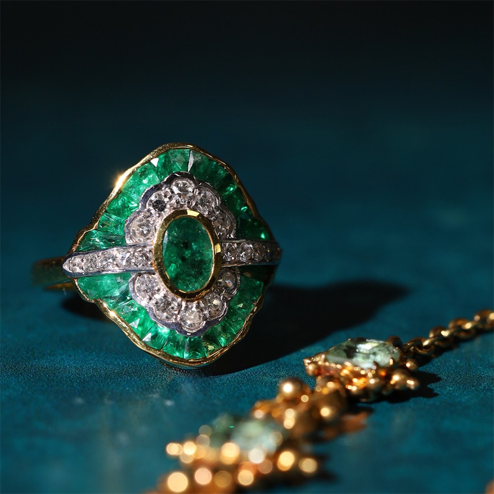 Jewellery on 08/04/2027