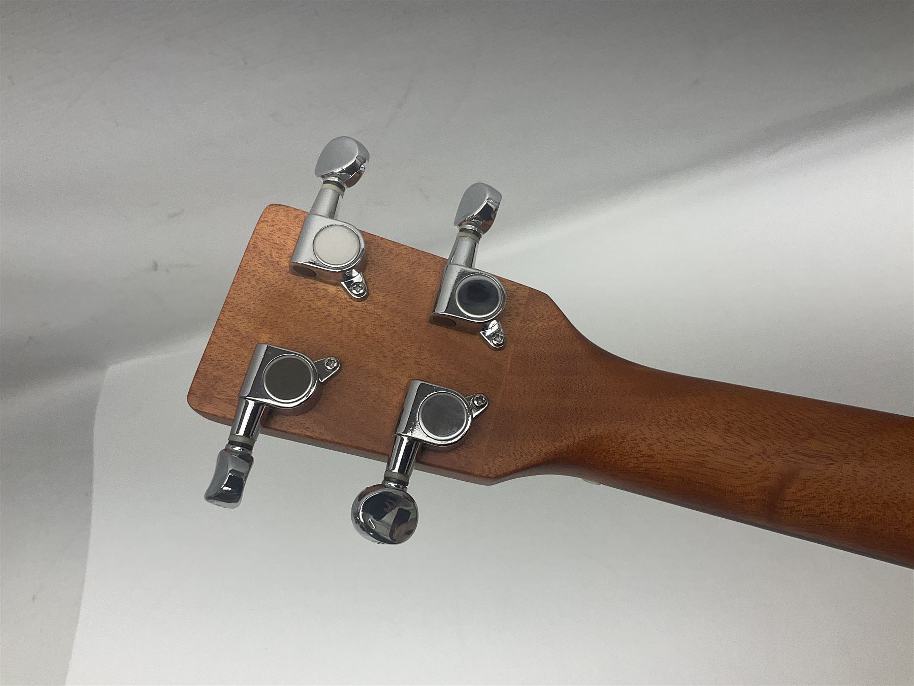 Eleuke EASC-S solid spruce top soprano electric cutaway ukulele L51cm; in carrying case