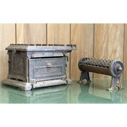 Victorian cast iron tabletop cooker, 'The Elgin Grill' (H48cm, W33cm, D25cm) together with a cast and shaped metal heating element (L38cm) (2) - COLLECTION BY APPOINTMENT FROM: The White House, Thirsk Road, Easingwold, York, YO61 3NF - CALL 01723 507111 TO ARRANGE