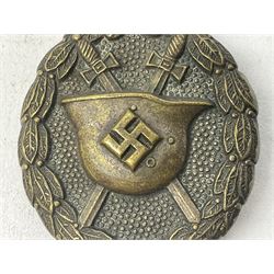 WW2 German General Assault badge and a Wound badge (2)