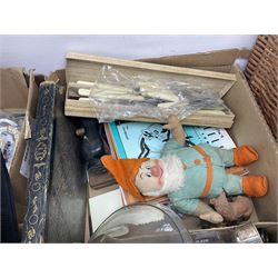 Indian tree tea wares, a quantity of diecast vehicles, glass vase and cover, Daler Rowney Easel in case and other collectables 