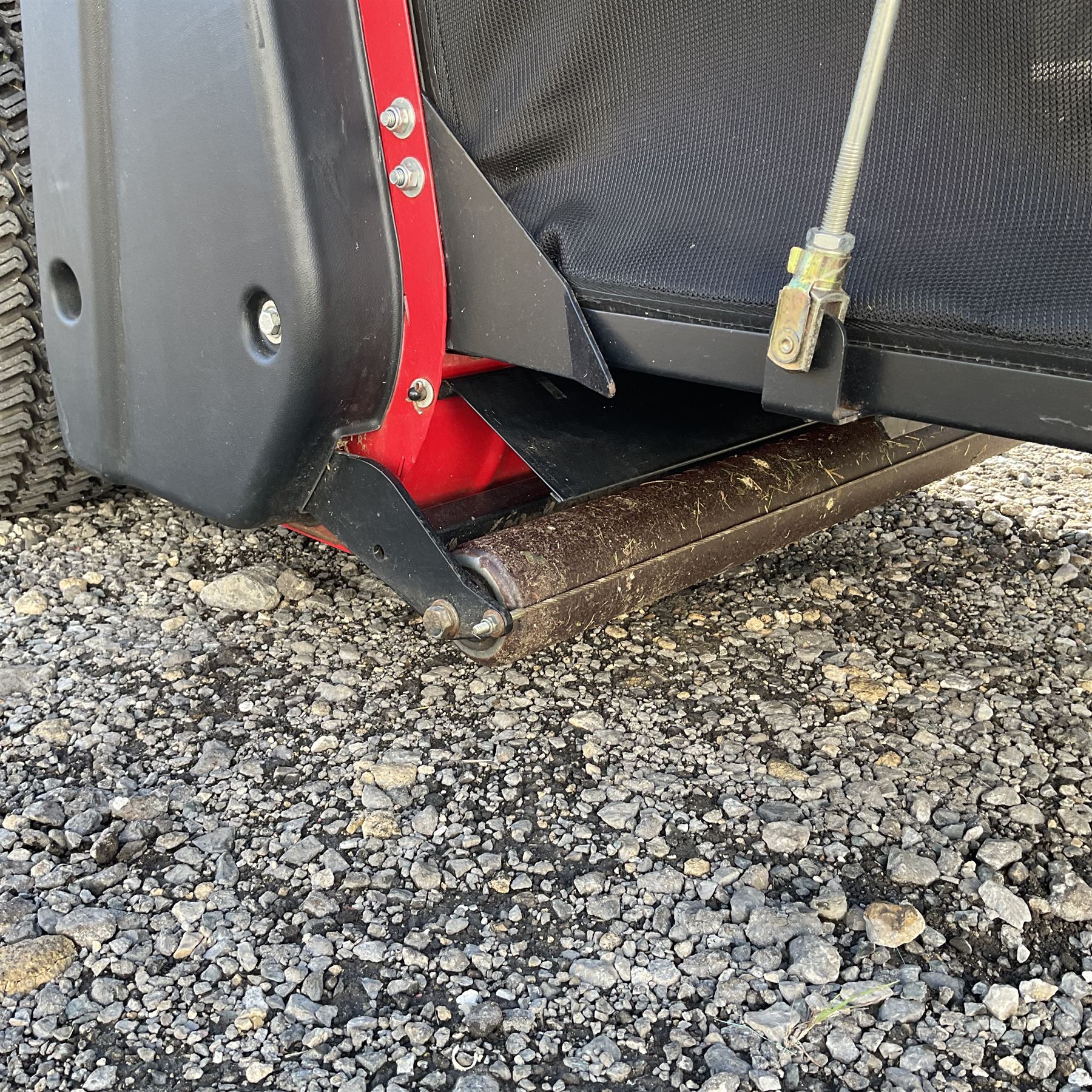 Countax B250 4-Trac ride on lawnmower with lifting jack and papers,