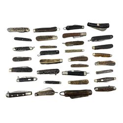 Thirty-two pocket knives including single blade example marked Mastabar - Hull, two single blade folding knives by Richards of Sheffield, two bladed folding knife by R. F. Mosley & Co with lamb foot handle, single blade folding knife with blade marked Venture H.M. Slater Sheffield and other similar knives (32)