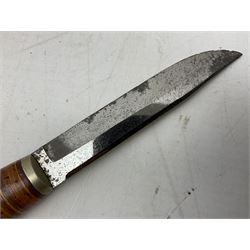 Norwegian staksniv hunting knife with 10cm single-edged steel blade in tooled leather sheath with nickel mounts L23cm overall