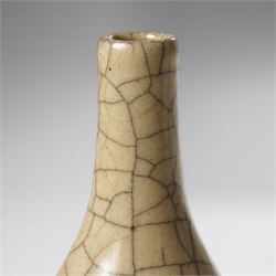 Chinese Ge ware crackle glaze vase, H14cm