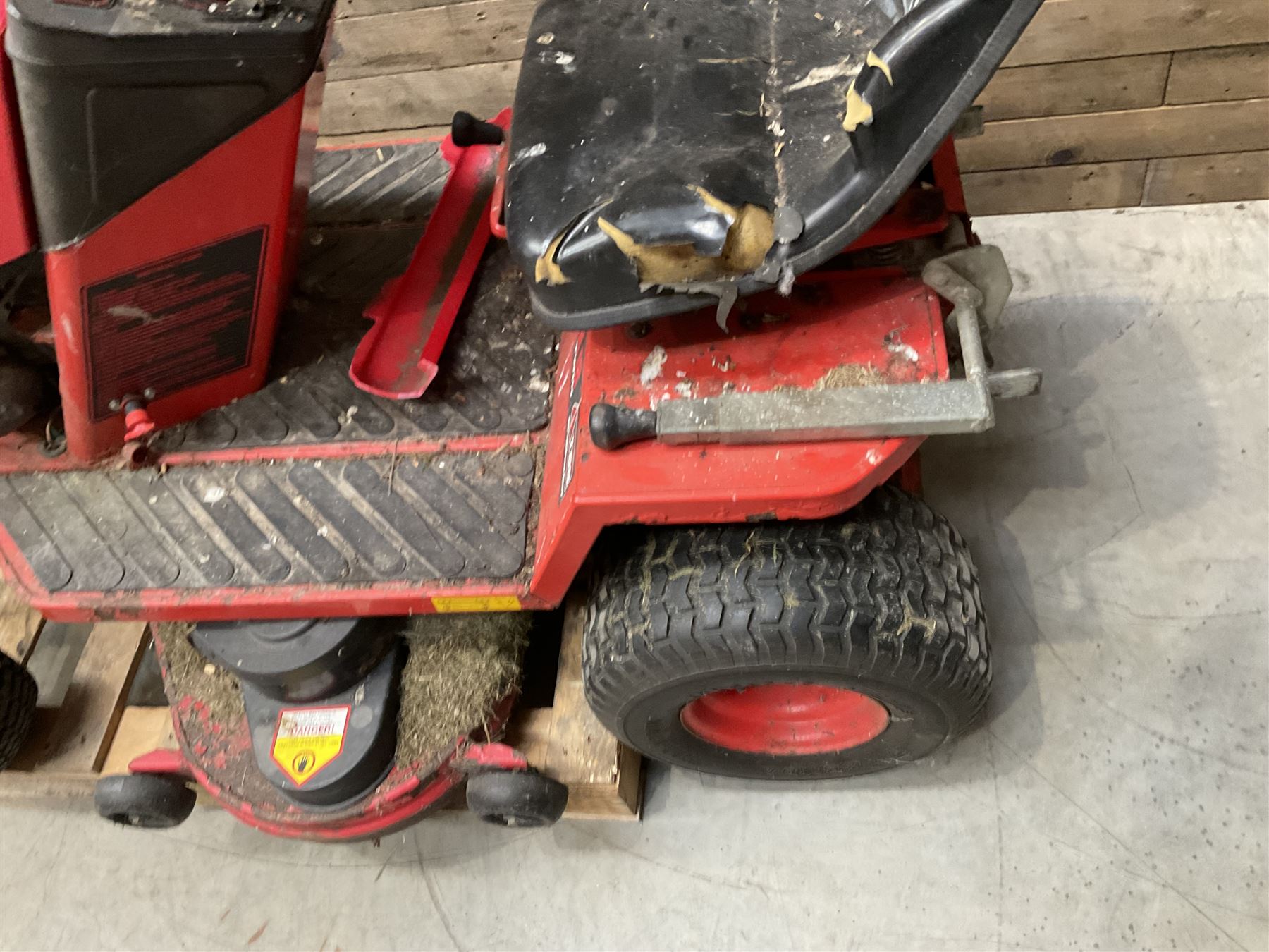 Countax K18 Twin ride on lawnmower 42” cut, with trailer and attachment 