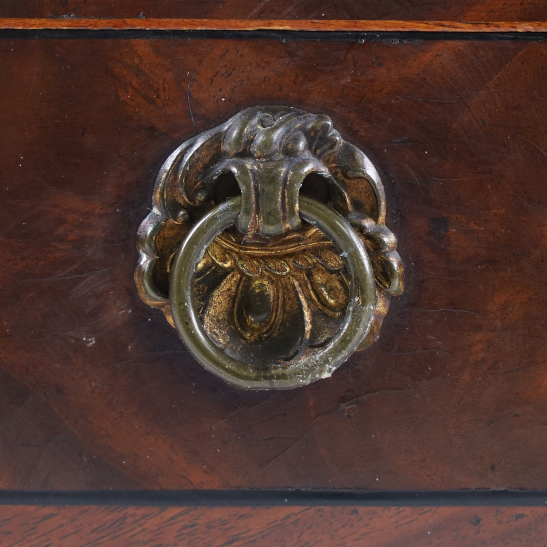 Regency mahogany sarcophagus tea caddy, the hinged lid opening to reveal two compartments, upon paw feet, H18cm