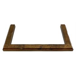 'Mouseman' 1930s/40s tooled oak fire fender, carved with mouse signature, by Robert Thompson of Kilburn