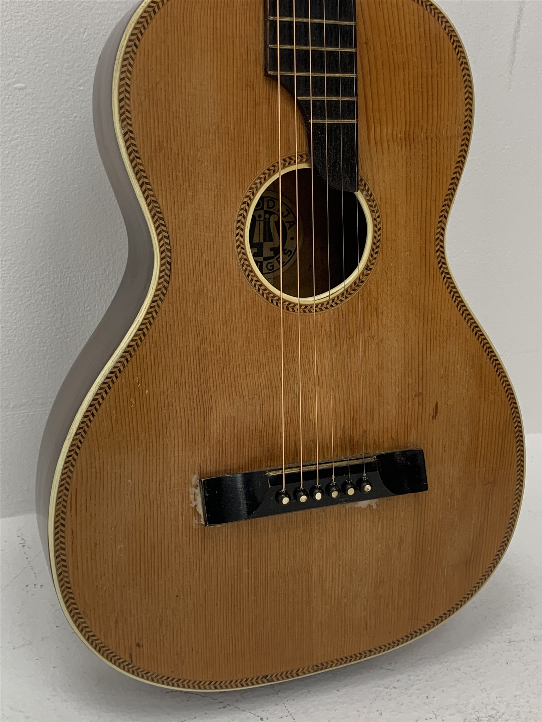 Melodija Menges vintage Parlour guitar 