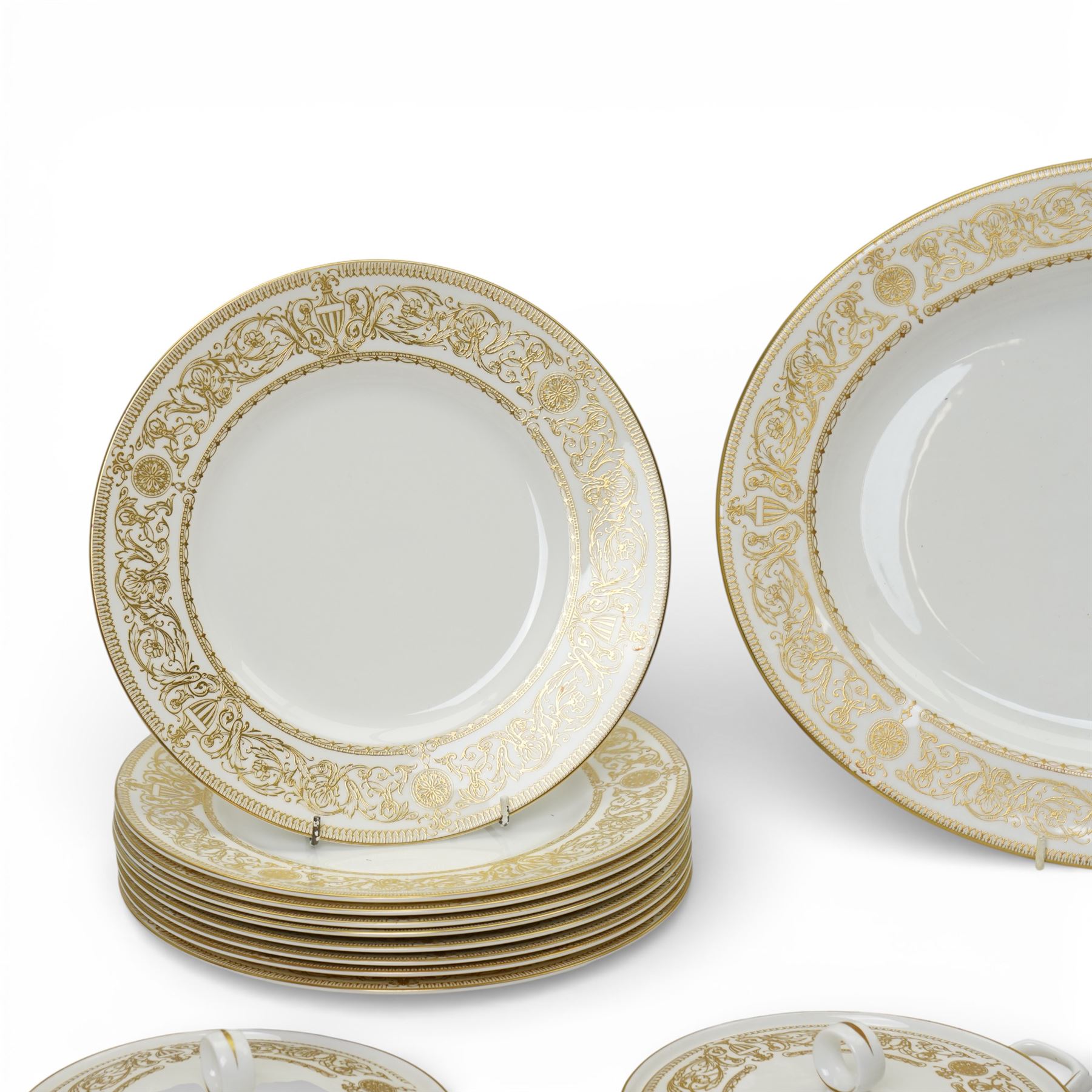 Royal Worcester Hyde Park tea and dinner wares, comprising nine dinner plates, nine smaller dinner plates, thirteen side plates, nine soup bowls and saucers, eleven teacups, eleven saucers, sauceboat and saucer, four covered tureens and one platter