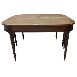 Early 19th century mahogany dining table, two D-ends with applied bead mouldings, on turned supports, with three additional leaves 