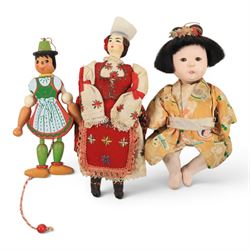 Vintage dolls including Japanese Ichimatsu doll, ragdoll with papier mache head, etc