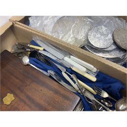 Large collection of silver plated cutlery, to include Community Oneida, part canteen with hallmarked silver ferrules and a collection of place mats and coasters, etc