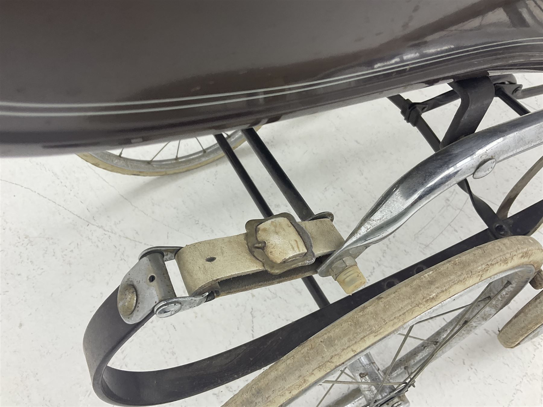 Marmet coach built 1964 pram, with detachable body, brown coachwork and hood, L118cm, H113cm