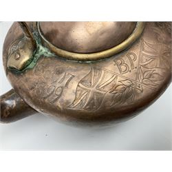 Engraved copper kettle, with Baden Powell Mafeking decoration with union jack flags, with finial modeled as Baden Powell, H31cm