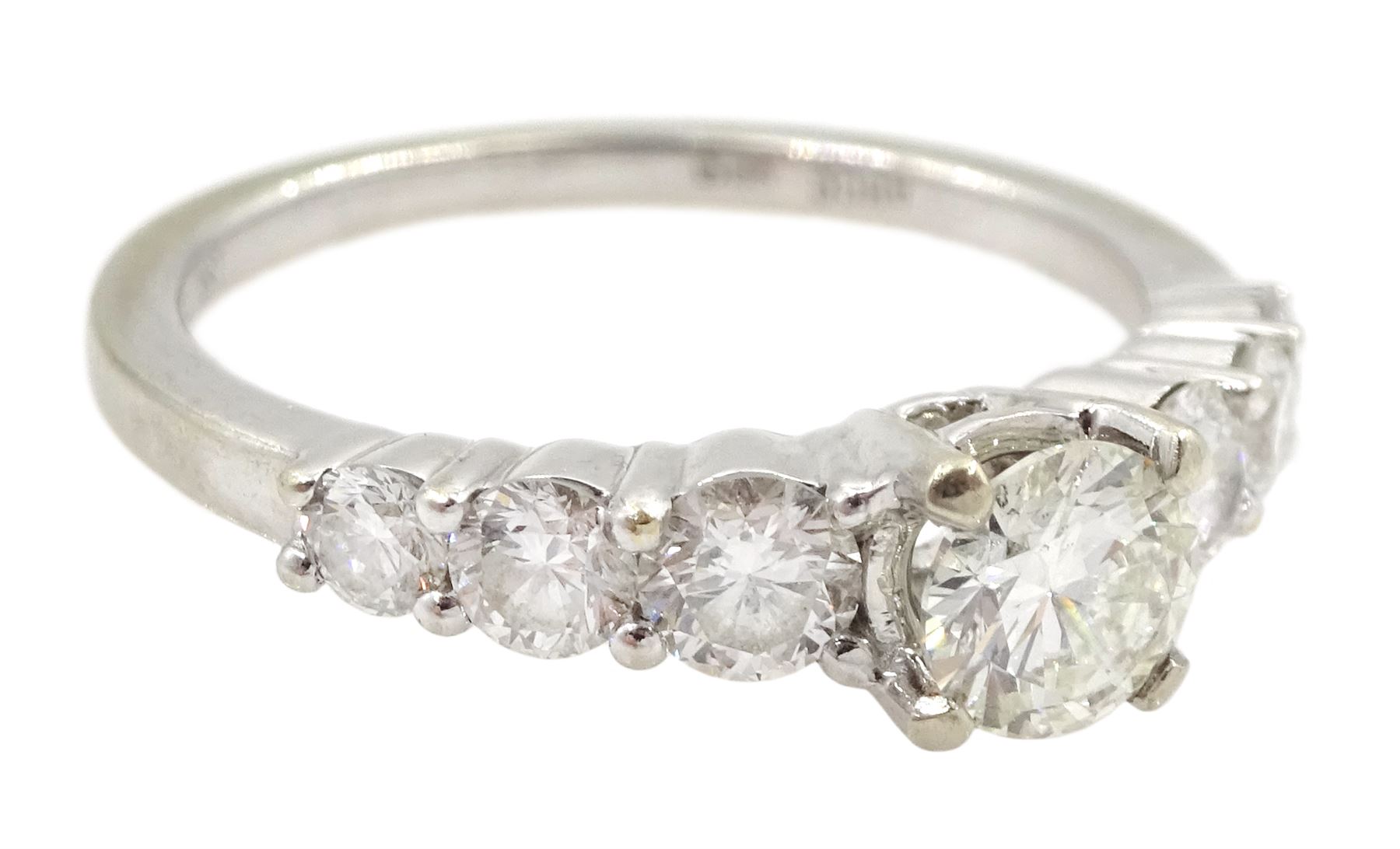18ct white gold graduating seven stone round brilliant cut diamond ring, hallmarked, central diamond approx 0.40 carat, total diamond weight approx 1.00 carat