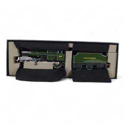 ACE Trains 0 gauge E/6 LNER A3 Class 4-6-2 locomotive 'Blink Bonny' no.2550, with tender, in LNER green livery, boxed with instructions