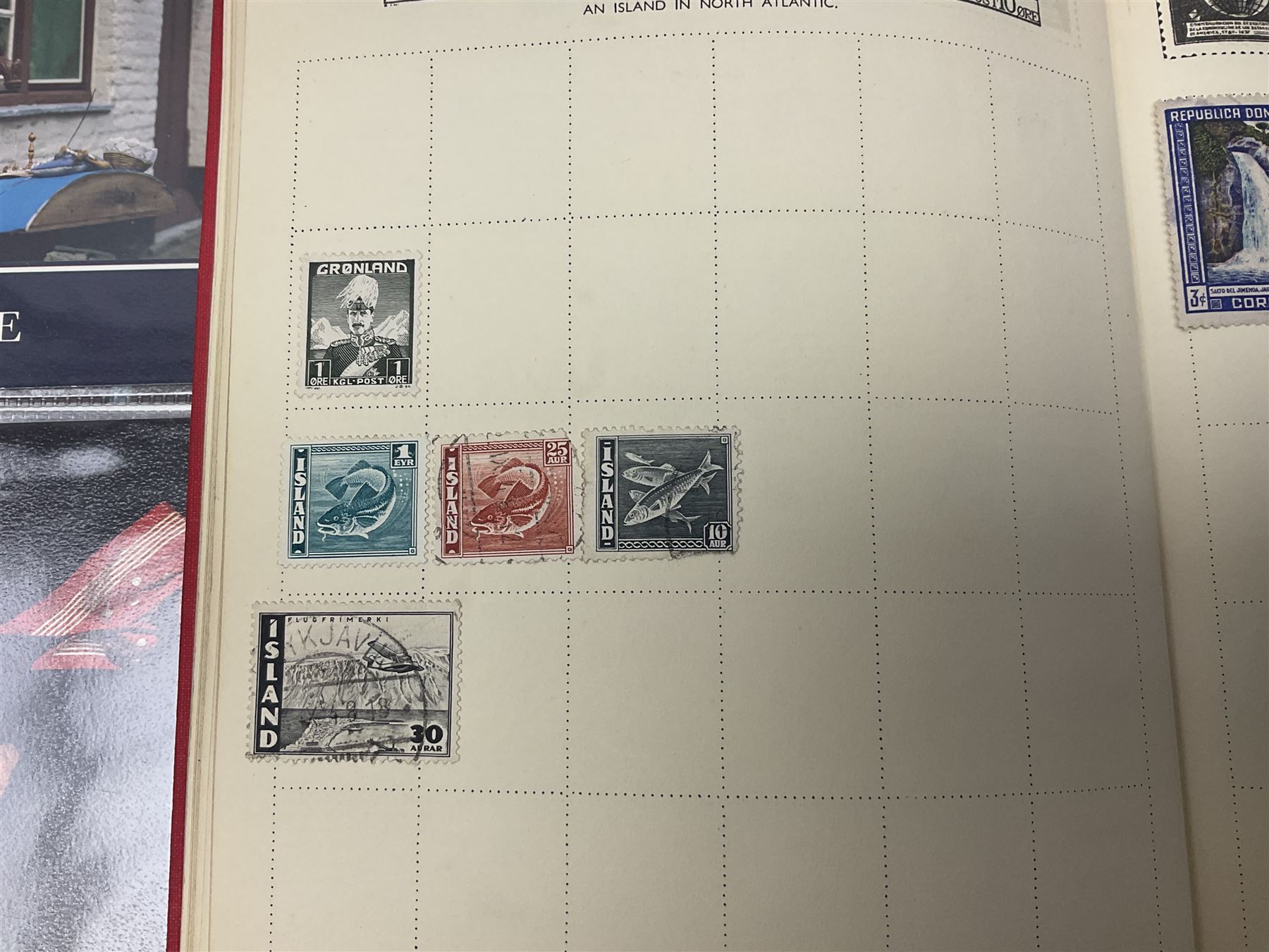 Great British and World stamps, including Queen Elizabeth II issues, first day covers, miniature sheets, Egypt, Finland, France, Greece, Honduras, Hungary, India, Italy, Poland etc, housed in various albums, folders and loose, in one box