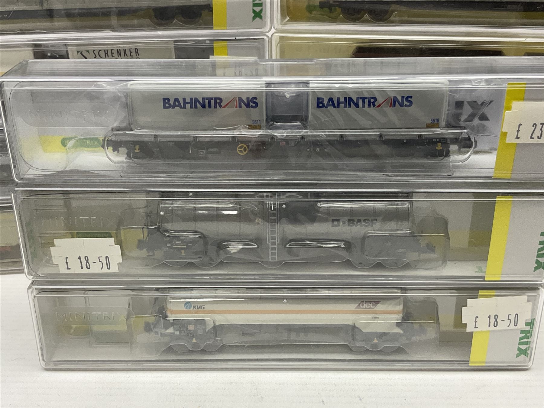 Trix Minitrix 'N' gauge - four goods wagons - Nos. two 13575, two 15518, 15254-10, 15254-19, 15645-10, 15645-12, two 15271-14, two 15271-15, 15271-16 and 15271-18; all boxed; and two unboxed in associated box (16)