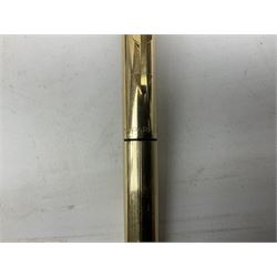 Gold plated Parker pen, with reeded decoration and an arrow clip