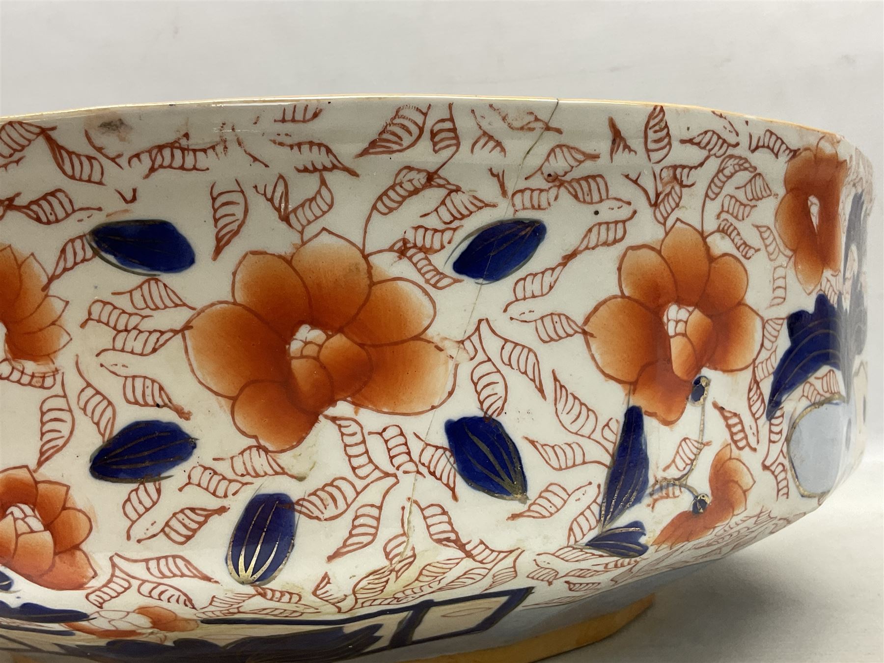 Masons wash jug and bowl decorated in the Imari palette, bowl D35cm