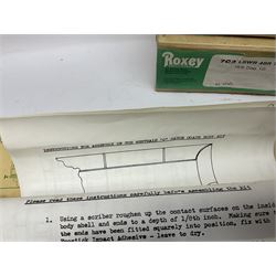 Eighteen boxed '0' gauge model railway kits for coaches and wagons from various makers, to include Roxey Mouldings, Slater’s Wagon Kits, Parkside Dundas, Blacksmith Models etc, all in original boxes (18)