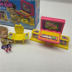 Wish World Kids - Eleven play sets comprising Treats ‘n Sweets Refrigerator, Grin ‘n Win TV, Sponge ‘n Plunge Bathtub, Socks ‘n Locks Dresser, Spice ‘n Slice Stove, Sleep ‘n Leap Bed, File ‘n Smile Desk, Blaze ‘n Braise Fireplace, Hear ‘n Cheer playset in Sponge ‘n Plunge box, two Read ‘n Speed Chair playsets in one box