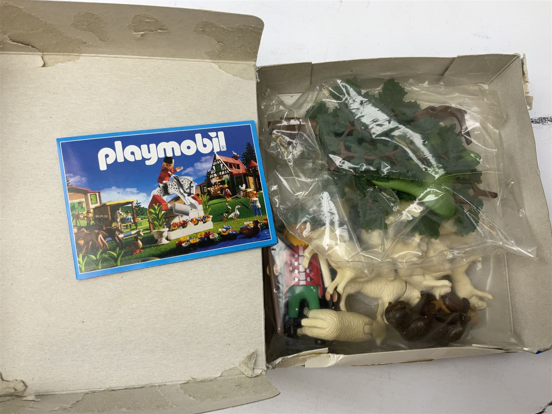 Playmobil - ten boxed sets nos.3008, 3824, 3840, 3894, 3897, 3933, 4146, 5104, 5640 and 9050; Playmobil Collector's Book 2009; and four catalogues 2011-13