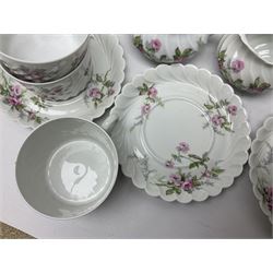 Limoges Haviland pattern coffee service for eight, comprising coffee pot, covered sucrier, milk jug, dessert plates, cups and saucers (27)