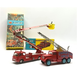 Corgi - Chipperfields Circus Crane Truck No.1121, boxed; and Corgi Major Simon Snorkel Fire Engine No.1127 in polystyrene base with lid (2)