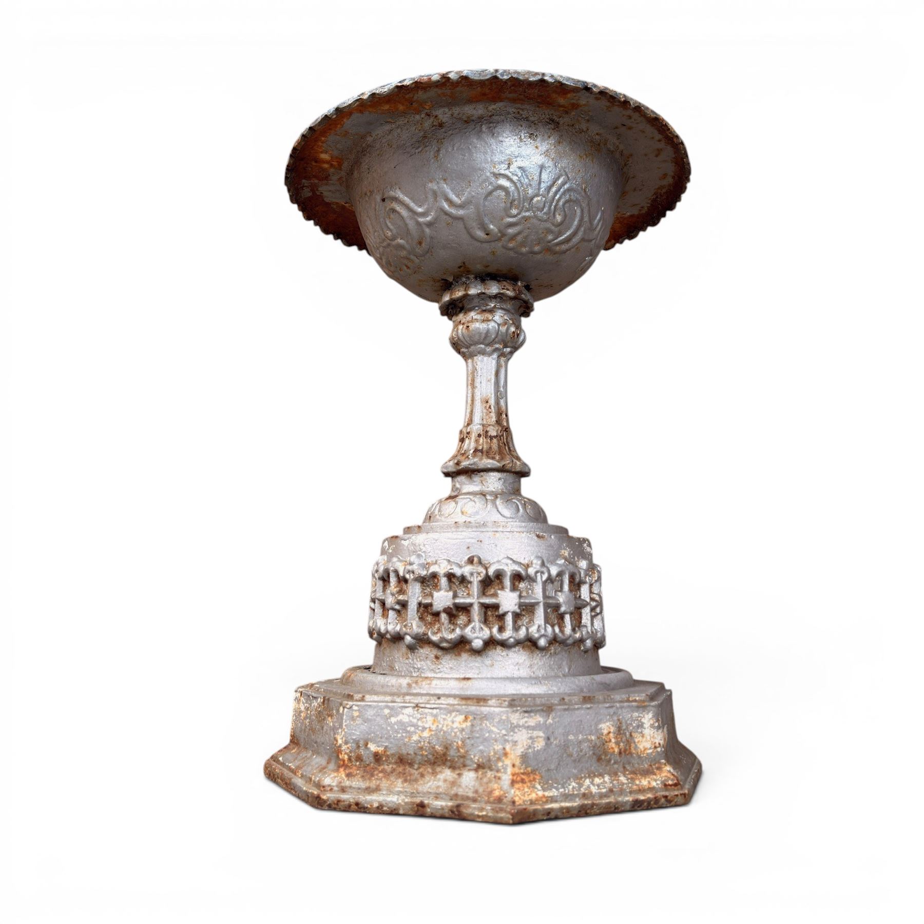 Small ornate painted 19th-century Meadow Foundry cast iron centrepiece urn, with wide, scalloped bowl rim decorated with a repeating egg and dart decoration, supported on a slender fluted pedestal with raised quatrefoil design on an octagonal plinth base  