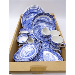  Collection of Spode Italian tableware and a set of seven Spode The Blue Room Collection 'Rome' plates in one box   