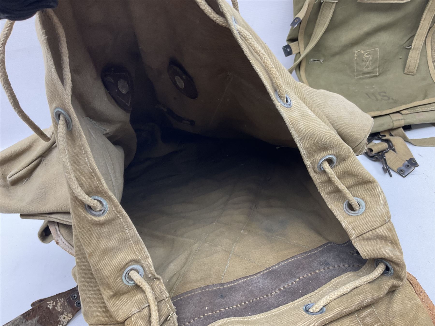 Miscellaneous militaria including WW2 French backpack