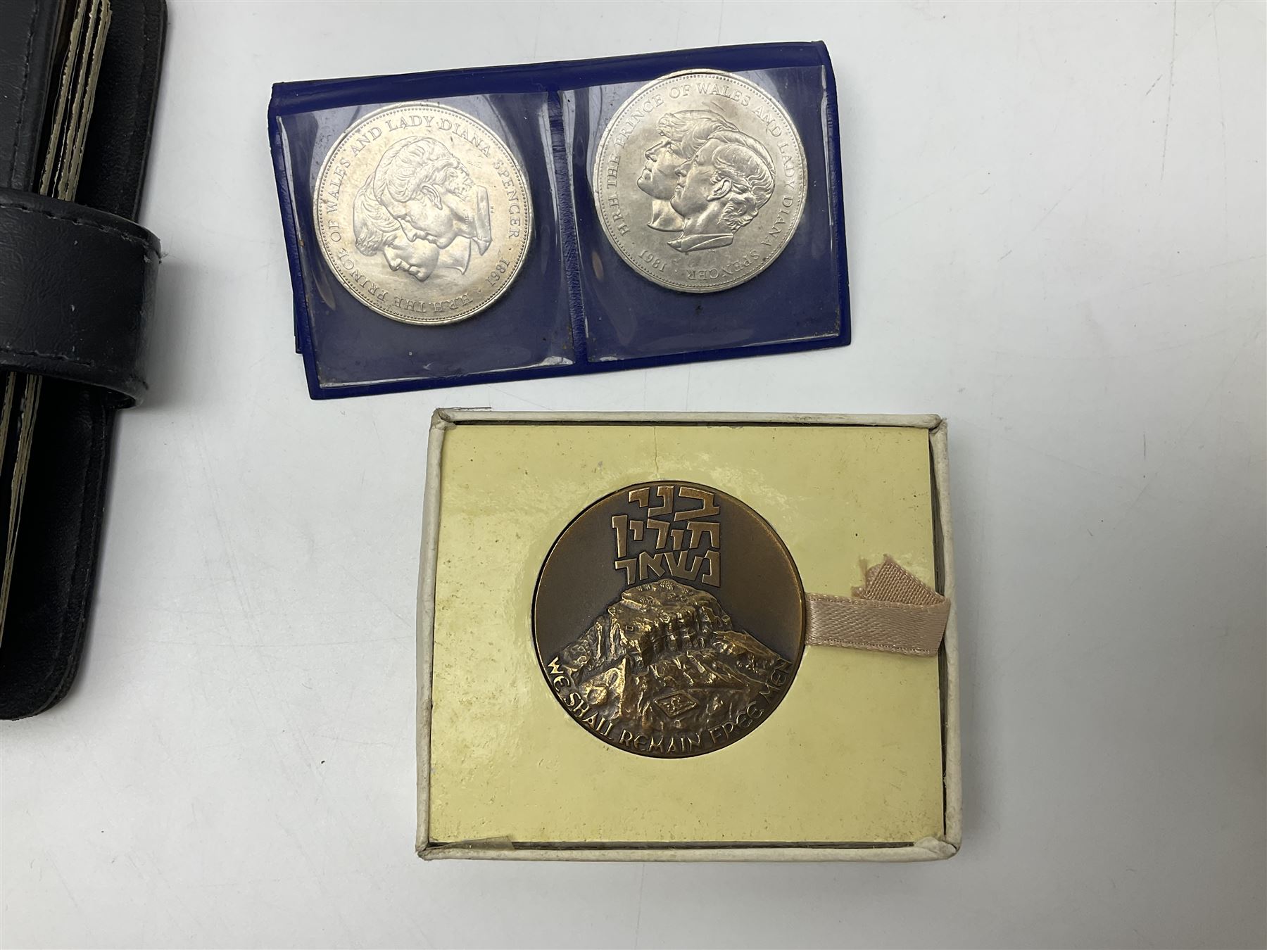 Harry Potter 'Gringotts Savings Book Coin Collection', various commemorative crowns, pre-decimal coinage, United States of America one dollar banknote etc