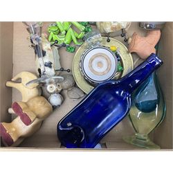 Quantity of ceramics, metal ware and glass ware to include Mdina vase, replica Classical Period Greece ewer, carved oak horse head bookend, Blue Mountain Pottery BMP vase, drinking glasses, case, clock etc in five boxes