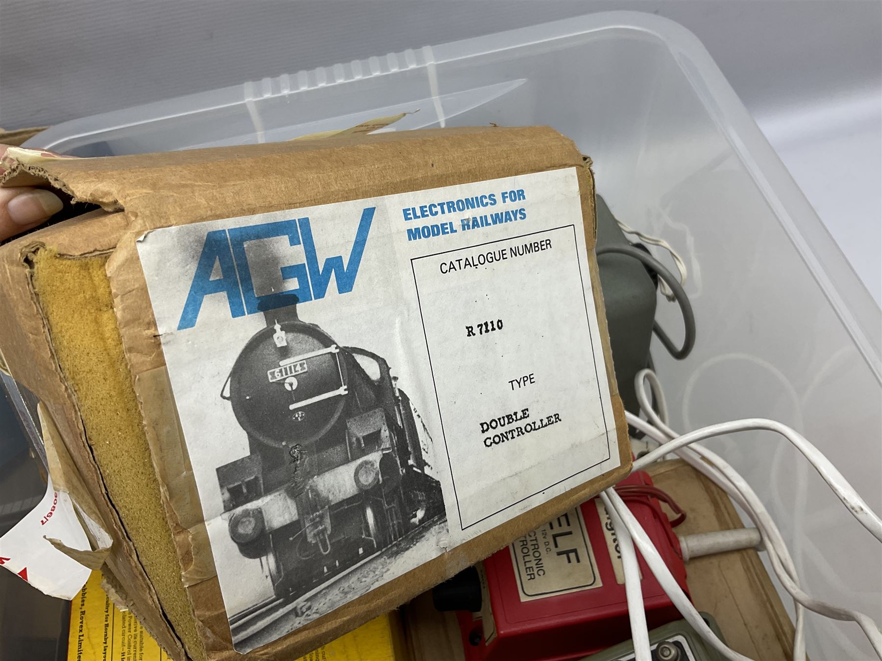 '00' gauge - Hornby Thomas the Tank Engine 0-6-0 locomotive No.1, boxed; electric turntable; various trackside accessories and spare parts; and six Marshall and other power controllers.
