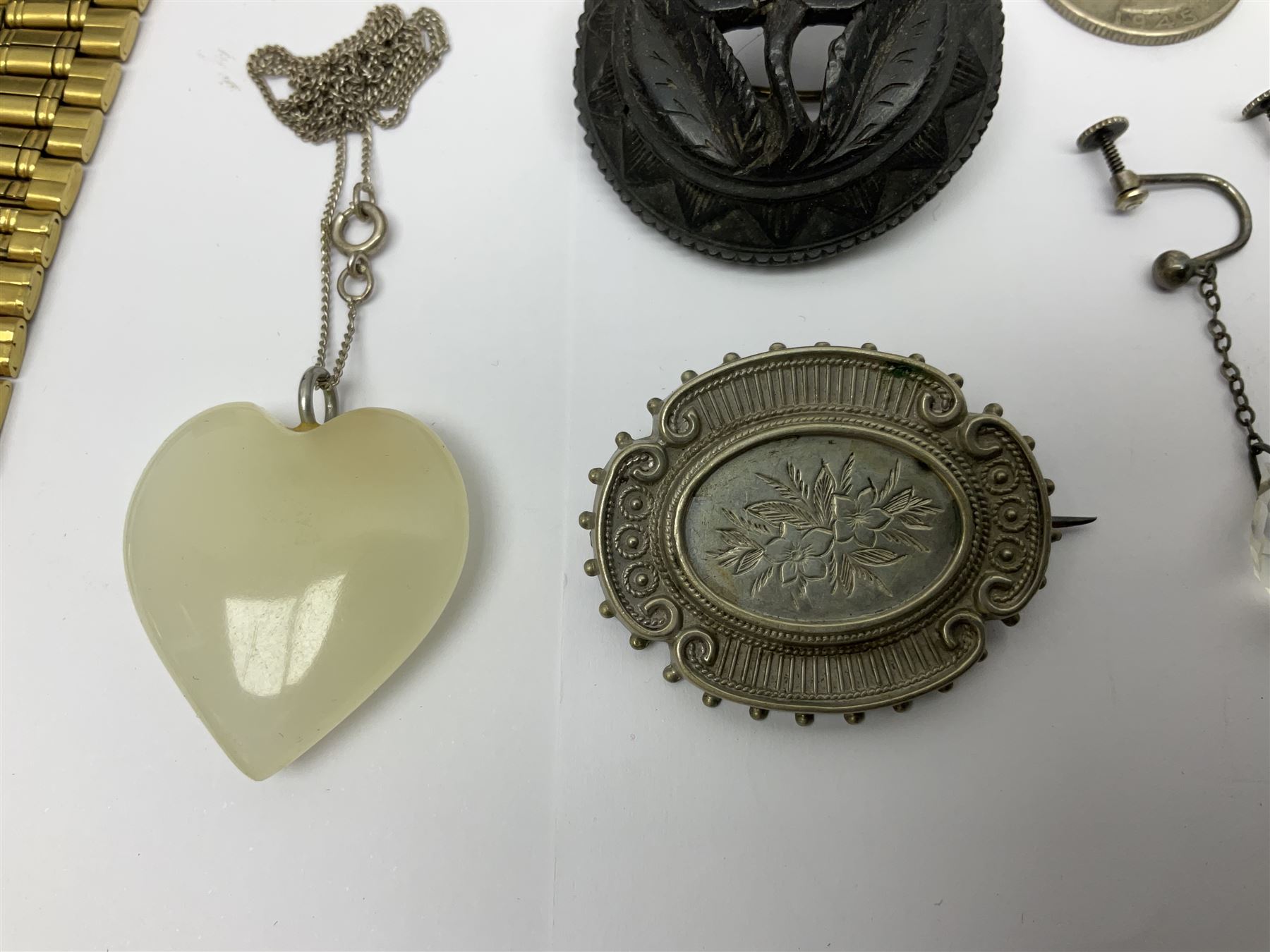 9ct gold 'Grandma' necklace and 'Special nan' pendant, Pinnacle open face gold plated pocket watch, Seiko quartz wristwatch and silver jewellery including Victorian brooches, etc