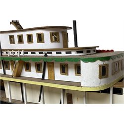 Model of St.Louis Belle paddle boat, L118cm, together with a box of additional parts and model plans by Vic Smeed
