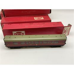 Hornby Dublo - eight coaches comprising 4047 Composite Restaurant Car W.R. (D20); 4049 Composite Restaurant Car B.R. Maroon; 4052 Corridor Coach 1st/2nd B.R.; 4061 Open Corridor Coach 2nd Class W.R.; 4062 Open Corridor Coach 1st Class B.R.; 4063 Ope Corridor Coach 2nd Class B.R.; and two 4078 Composite Sleeping Car B.R.; all in boxes (8)