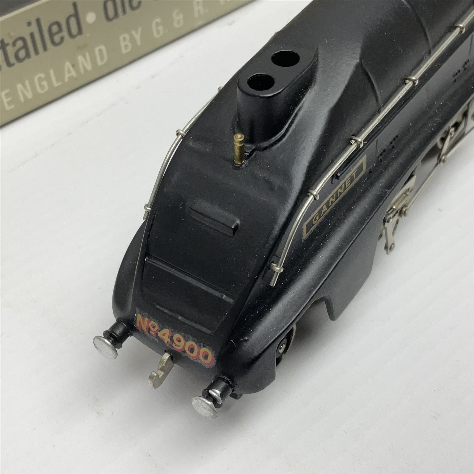 Wrenn '00' gauge - Class A4 4-6-2 locomotive 'Gannet' No.4900 in NE Wartime black; boxed with instructions.