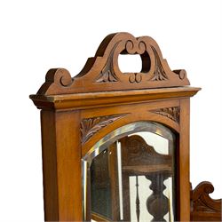 Edwardian satin walnut dressing chest, raised triple swing mirror back with trinket drawers, two short and two long drawers